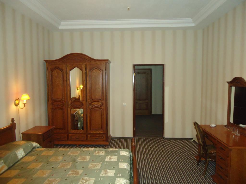 John Hughes Hotel Donetsk Kamer foto